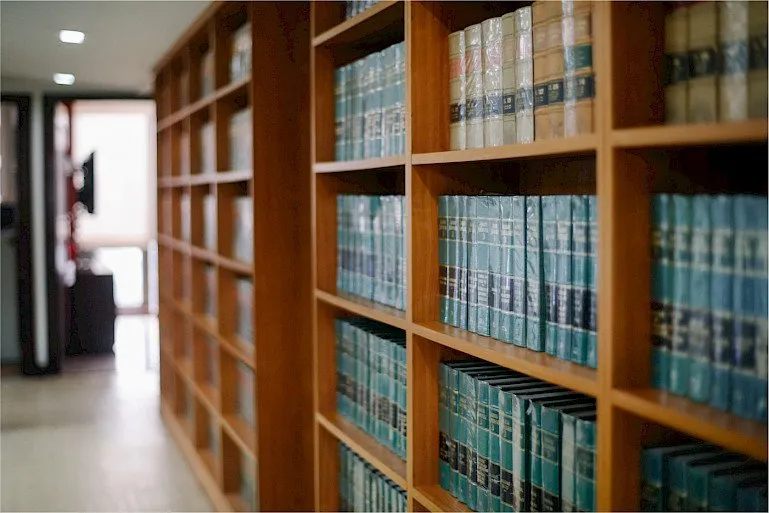 RRLR Law book shelves